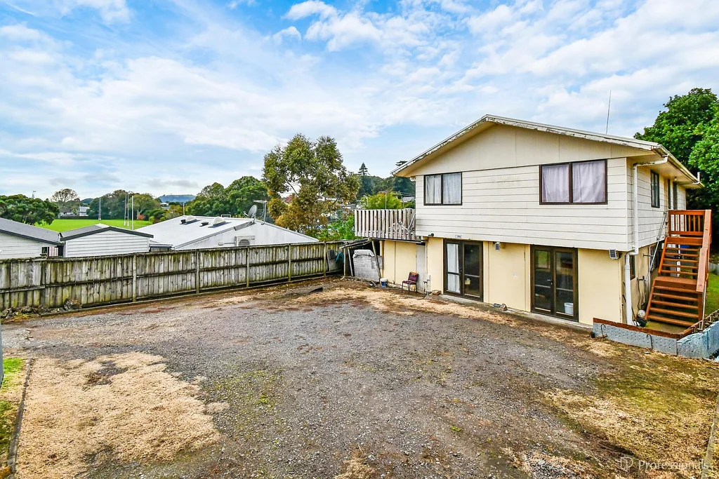 Mount Roskill 3 Bedroom FIX ME UP IS WRITTEN ALL OVER IT