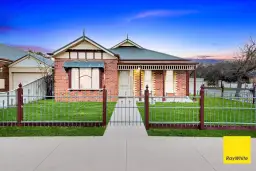 4 Blenheim Way, Caroline Springs