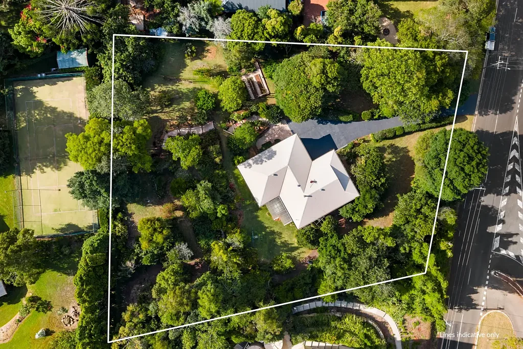 Middle Ridge 4Zimmer Premier 1 Acre Lot in Middle Ridge!
