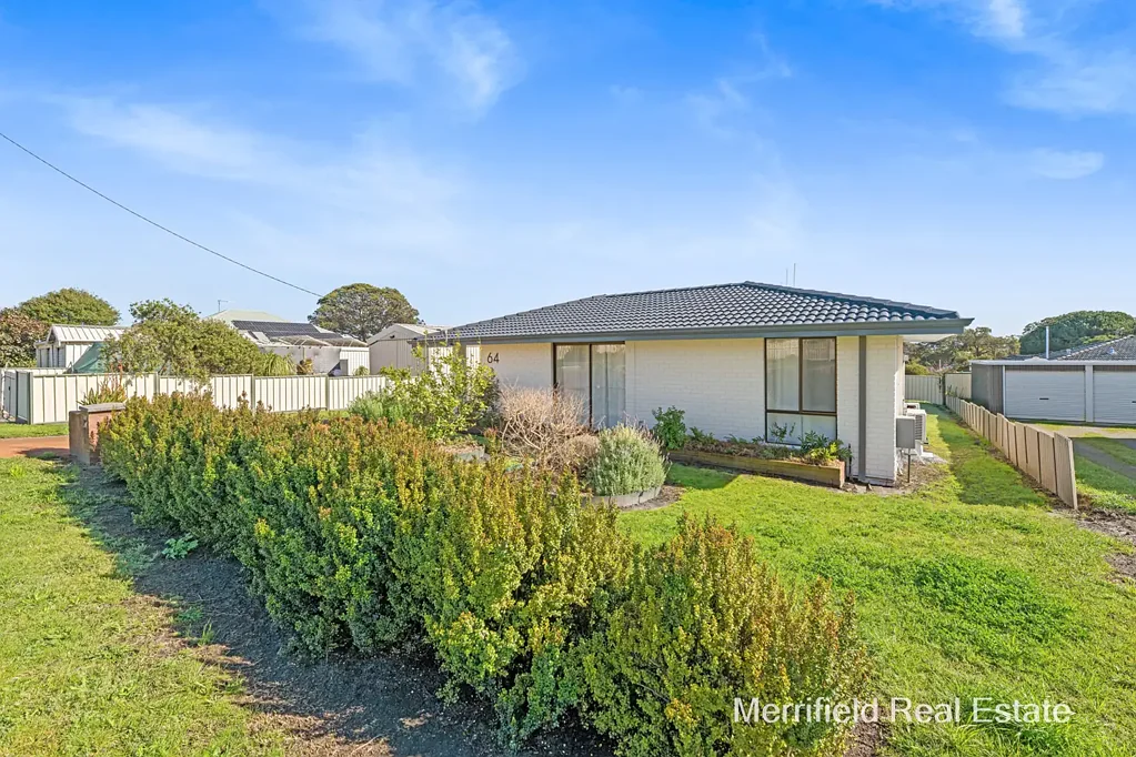 CHARMING 2 BEDROOM DOUBLE BRICK HOME