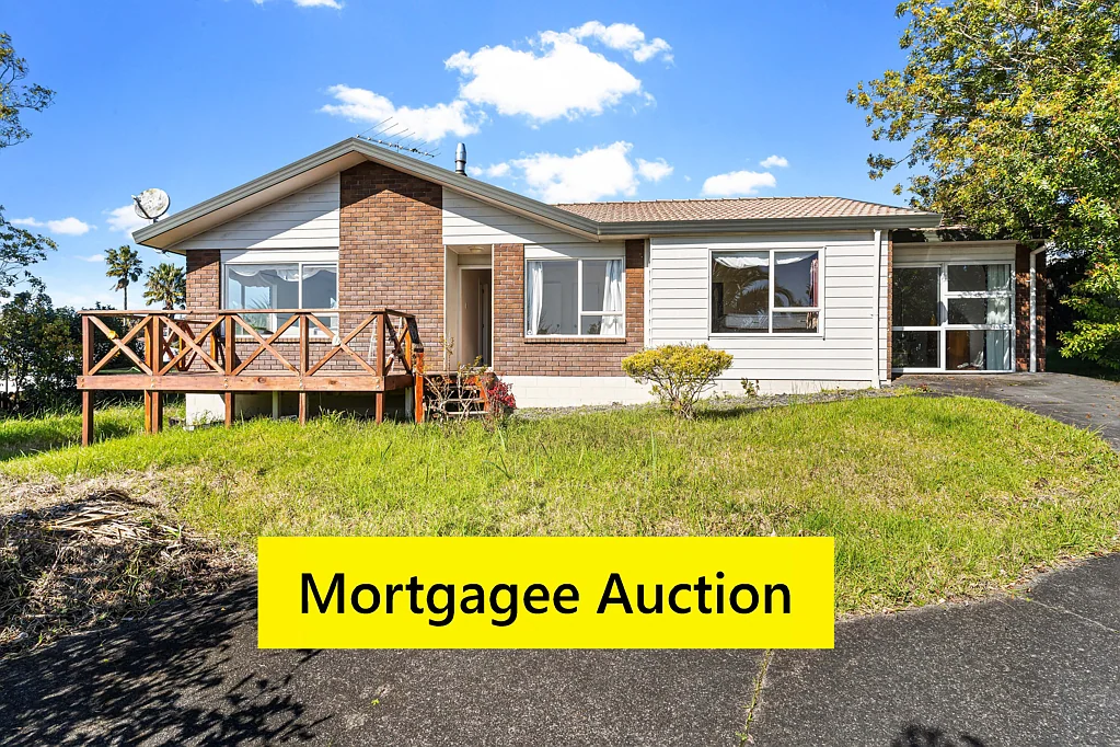Unsworth Heights 3chambre Freehold Home with Space and Untapped Potential