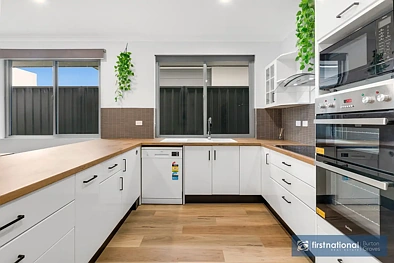 13 Burton St, Modbury, SA 5092, 3 slaapkamers, 2 badkamers, House