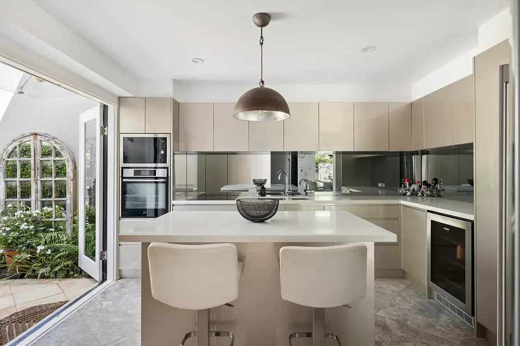 150 Darling Street (entry via Jubilee Pl), Balmain, NSW 2041