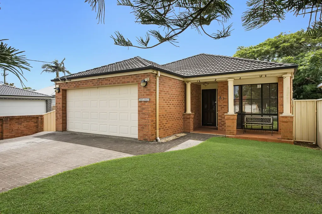 Umina Beach 4房  A Modern Family Sanctuary – Walk to the Beach.