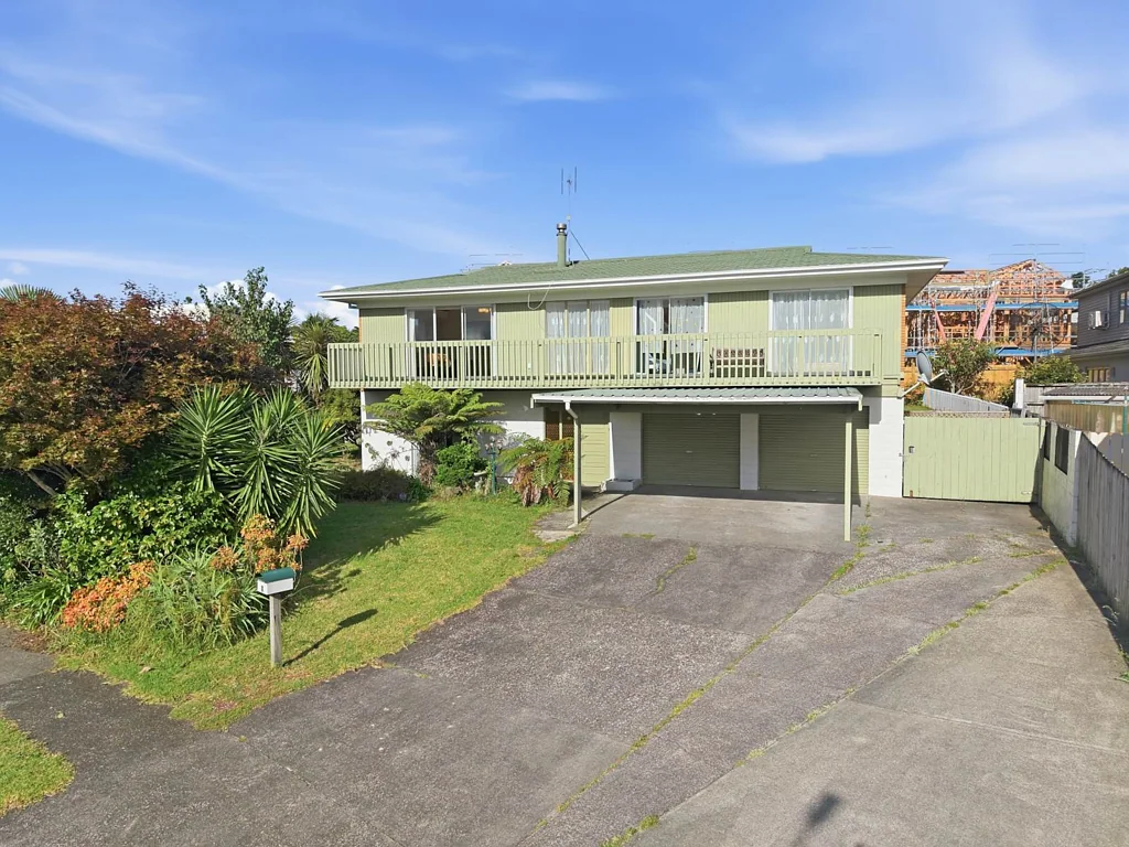 8 Kyeemagh Street, Botany Downs, Manukau City, Auckland