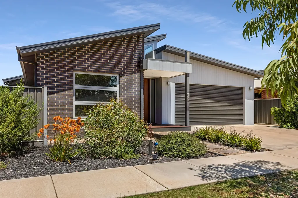 Huntly 4ਬੈੱਡਰੂਮ Custom Built Quality Home, with Side Access