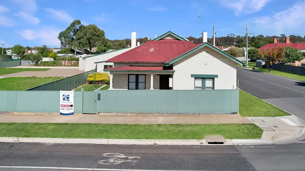 Maryborough 4ห้องนอน EXPANSIVE HOME WITH VERSATILE & AMPLE STORAGE