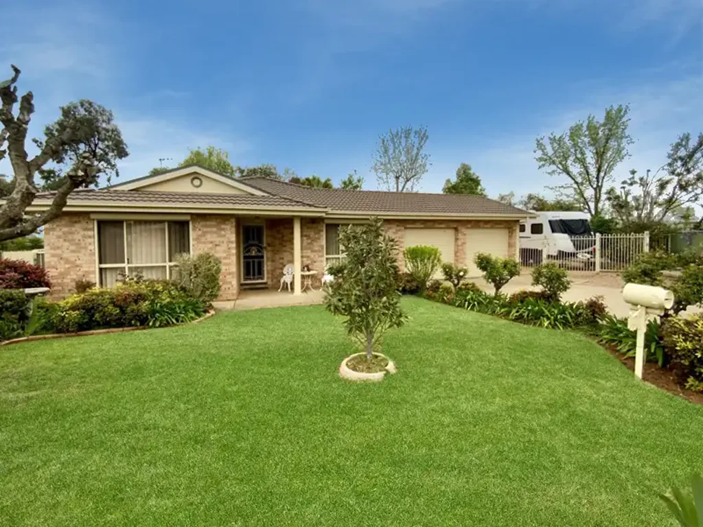 32 Jacaranda Street, Forbes, NSW 2871