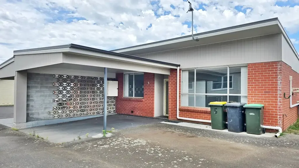 Two bedroom unit in great location