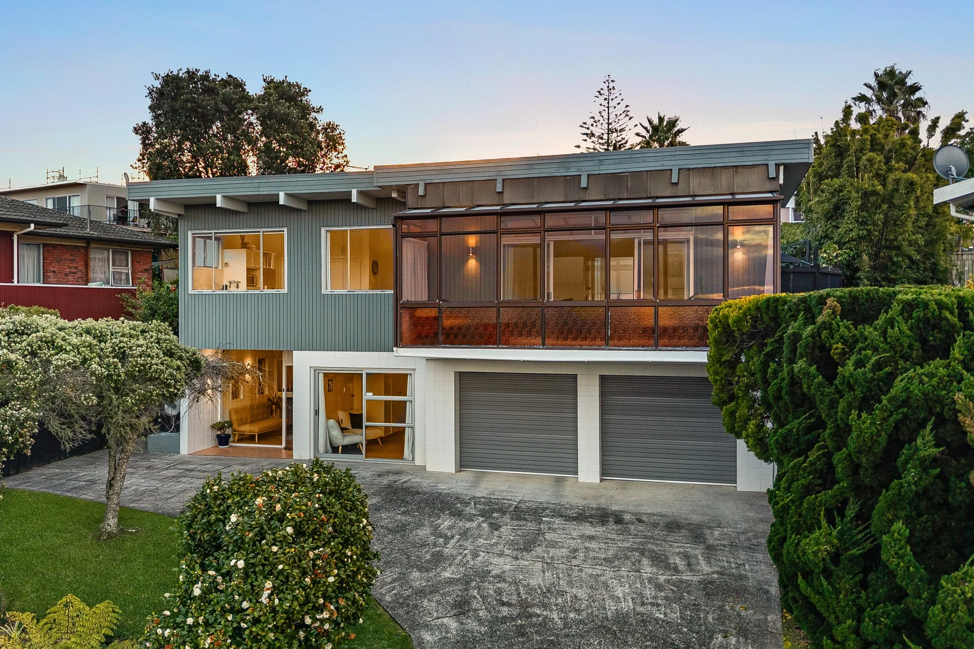 Hillcrest 4 Bedroom Sun, Sea Views and Family Living