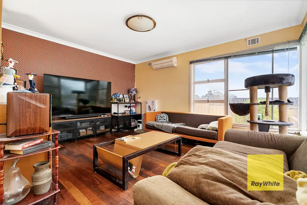 Parmelia 3chambre Elevated Opportunity with Endless Potential