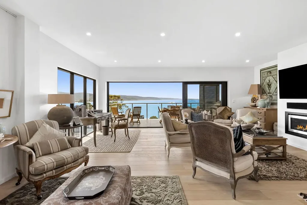 Lorne 3房  COASTAL LUXURY, EFFORTLESS LIVING