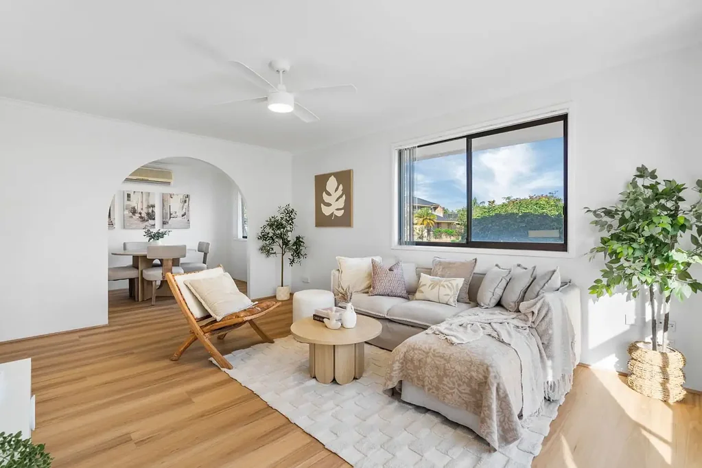 Burleigh Waters 2房  Stylishly Updated Villa – Entry-Level Opportunity in Burleigh Waters You Won't Want to Miss!