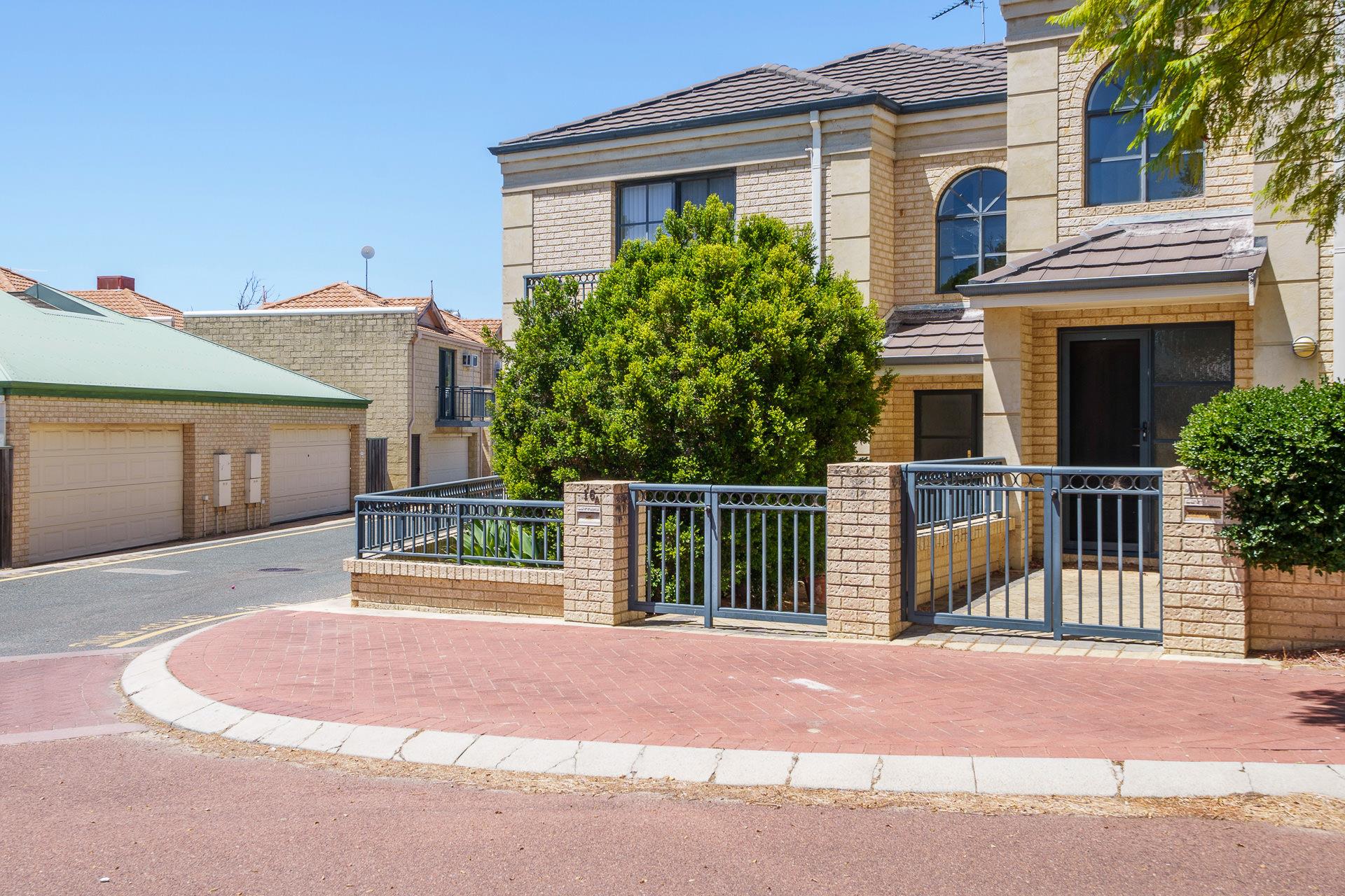 16 THE EMBANKMENT, JOONDALUP WA 6027, 0房, 0浴, Townhouse