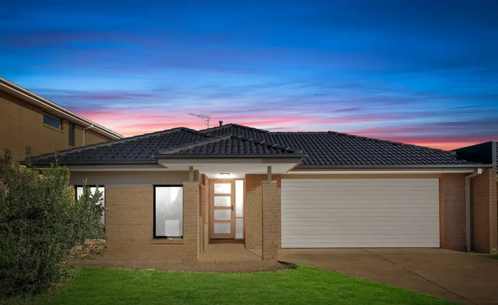 Set within the prestigious Sanctuary Lakes Estate