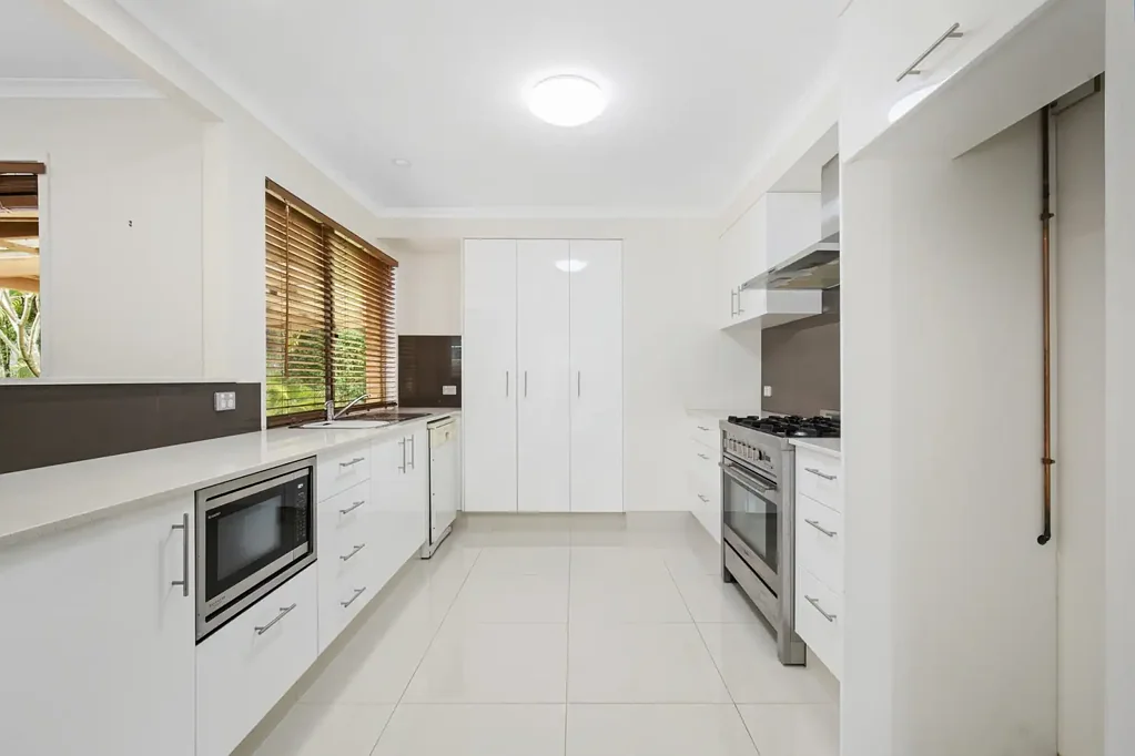 Quaint Home in leafy street