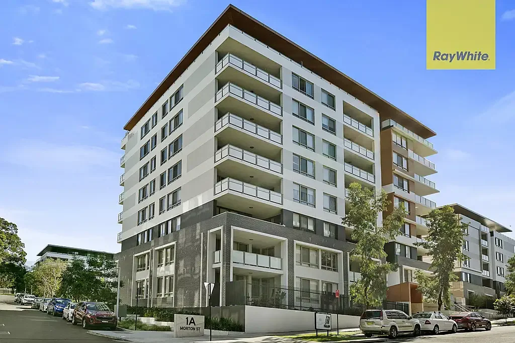 Parramatta 2房 河畔奢居 优质装修 开放式布局 步行CBD 轻轨便捷 学府环绕 安全停车 STYLISH 2 BEDROOM APARTMENT - MOMENTS FROM PARRAMATTA CBD
