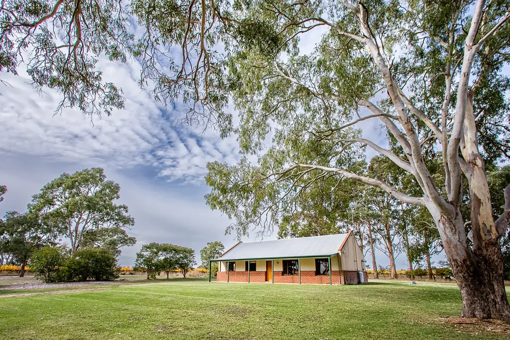 Coonawarra 3 Bedroom Tranquil Rural Living Among the Gums & Vines