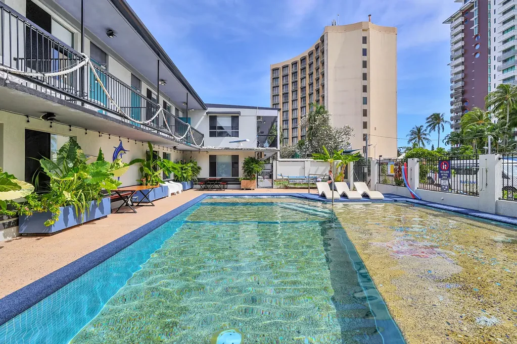 Rooms available with 3, 6, 12 months leases