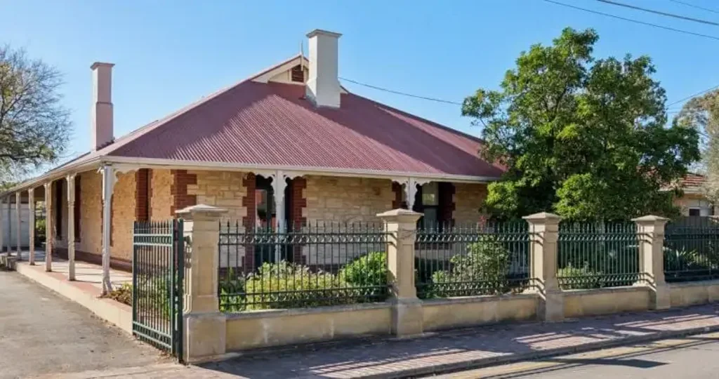 Brighton 5 Bedroom Historic 'Australiana' Homestead, Massive 1,335 m² Land, West of Brighton Rd,