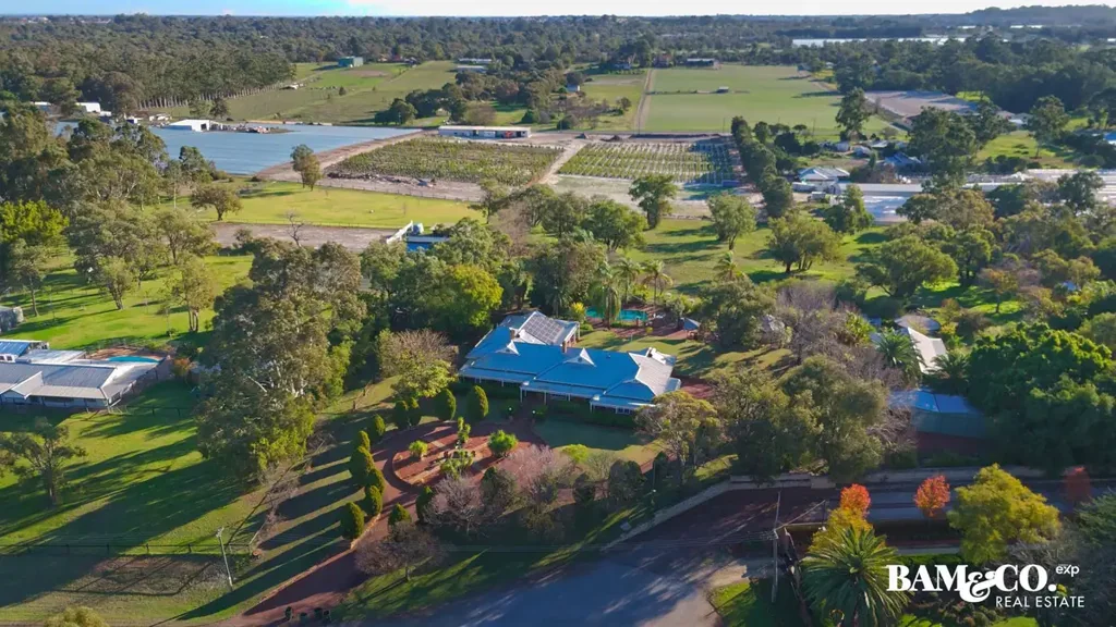 Gnangara 8બેડરૂમ A Legacy Estate, 37 Years in One Family — First Time Offered