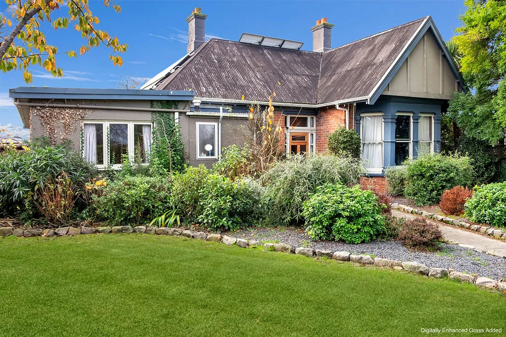 Watlington 4 Bedroom Character, space and potential