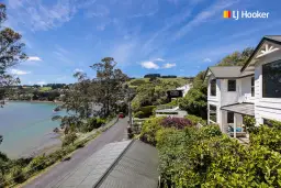 33 Marine Parade, Macandrew Bay