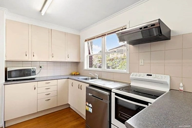 One private rooms available now – fully furnished