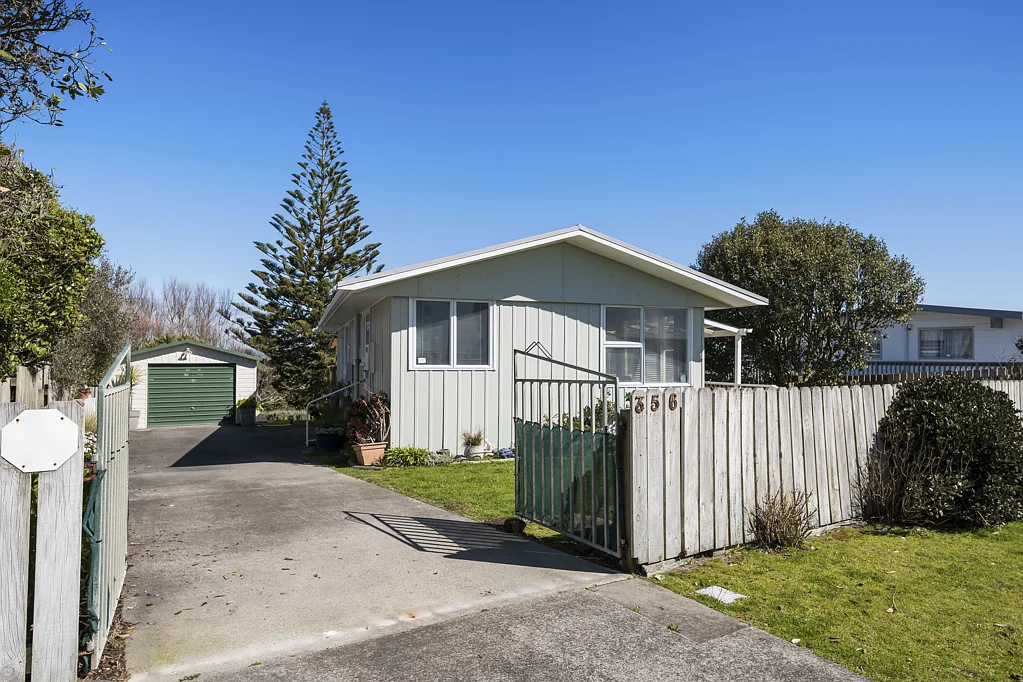 356 Pukehina Parade, Pukehina, Western Bay of Plenty, Bay of Plenty
