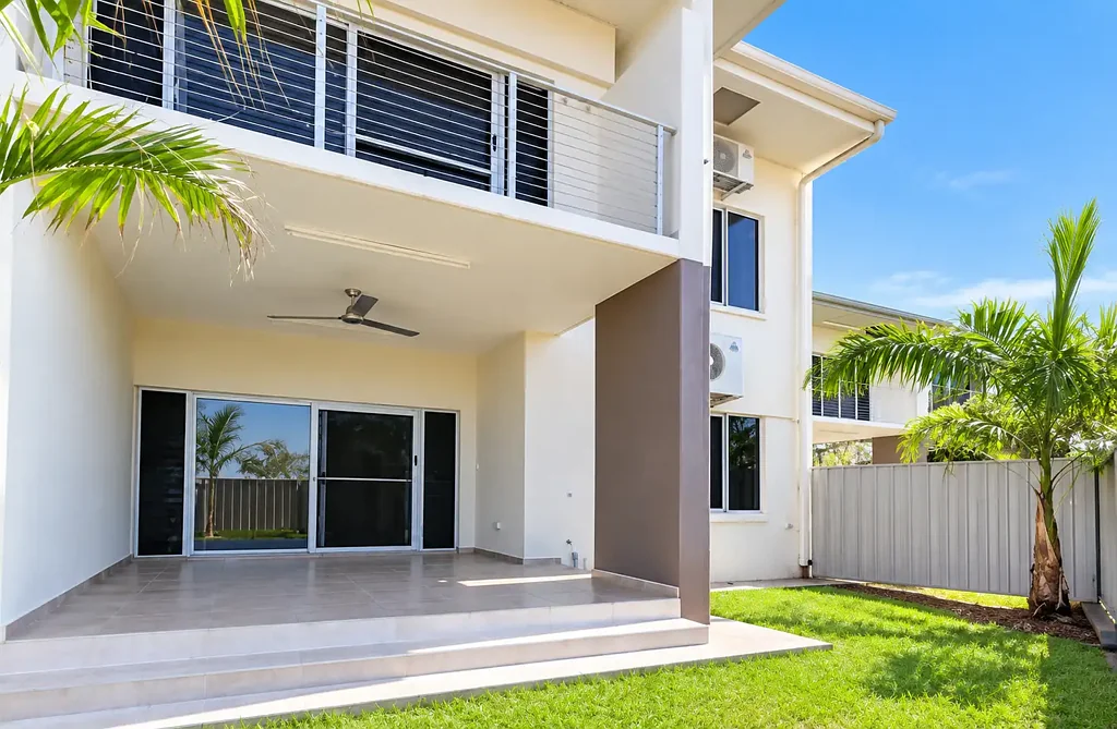 Stylish and spacious townhouse!
