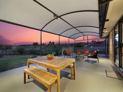 Helensville 4部屋 Vendors have Purchased - Present All Offers!!