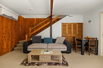 ਰਹਿਣ ਵਾਲਾ ਕਮਰਾ - Unit 1/18 GLENDOWER STREET, MOUNT LOFTY