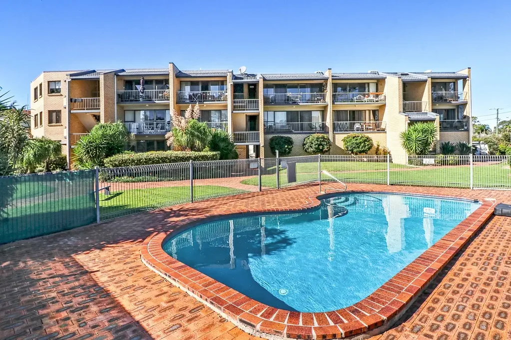 1/77 Bradman Avenue, Maroochydore, QLD 4558