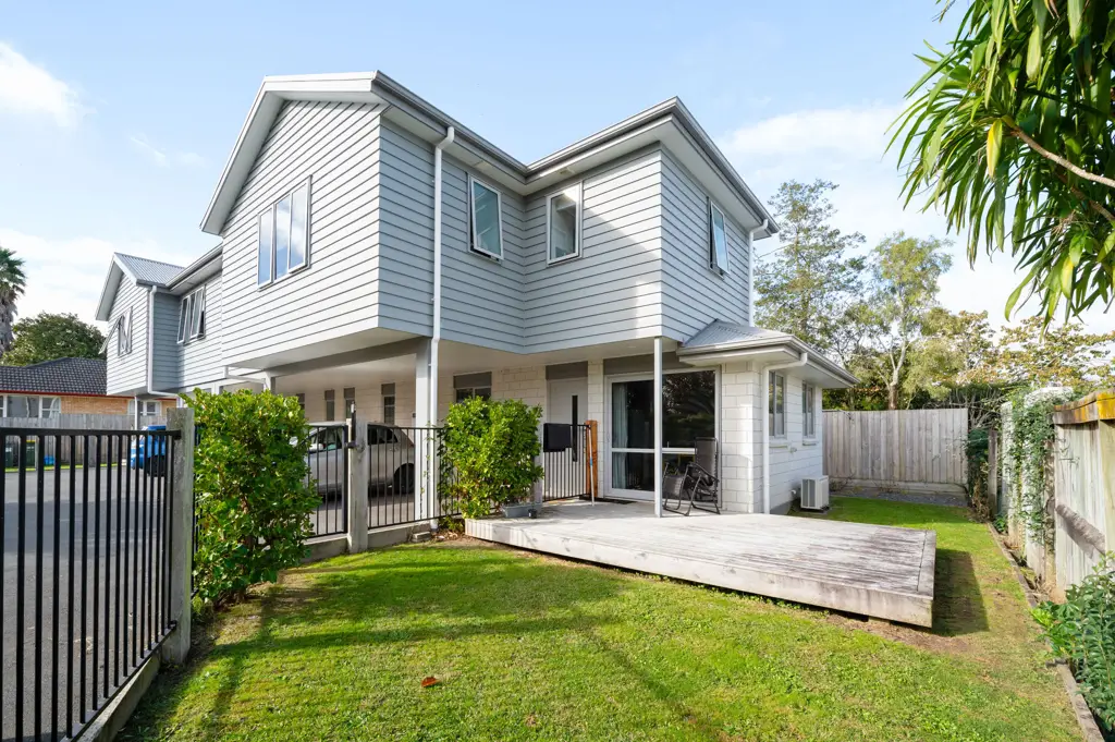 Hillcrest 5房  Investor Goldmine - Buy One Or Buy Both