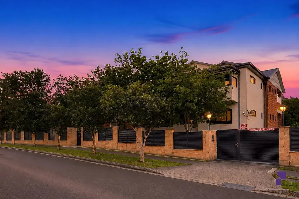 Greenacre 2房 位于备受推崇的 Grandview Estate 内的首层别墅式公寓 Ground floor Villa-style apartment within the esteemed secure Grandview Estate complex