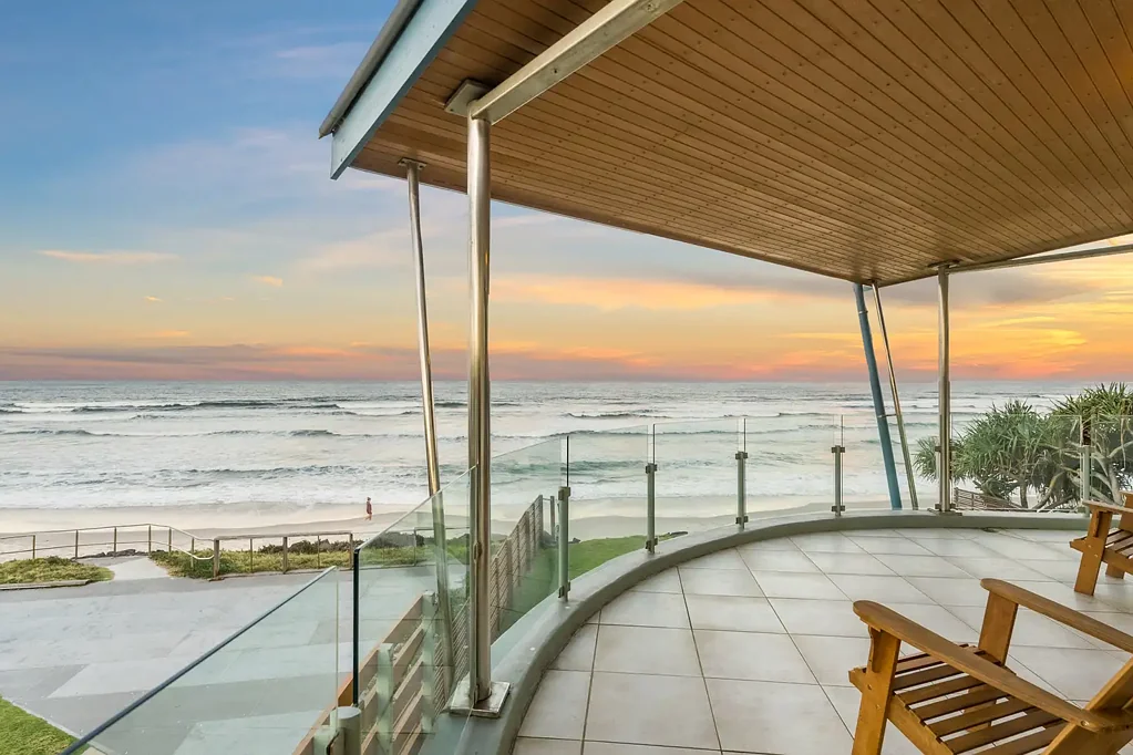 Lennox Head 3ਬੈੱਡਰੂਮ Sensational views, size and beachfront style