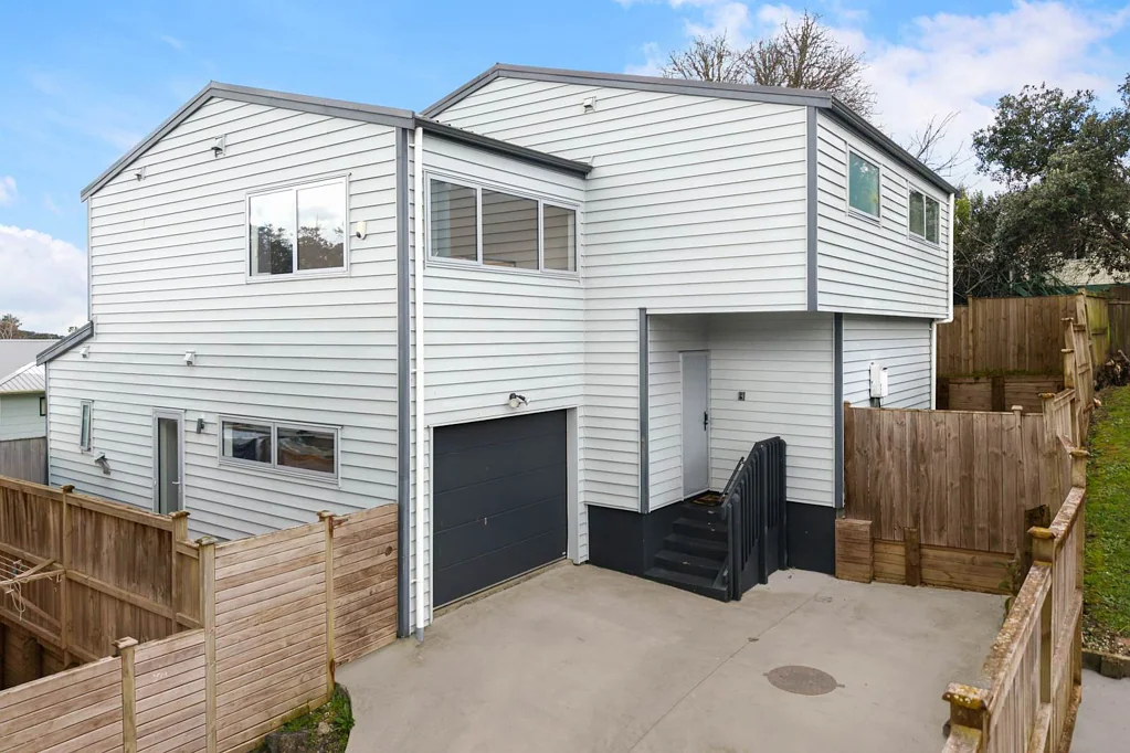 Massey 5部屋 Modern  Spacious Home with Extra Parking