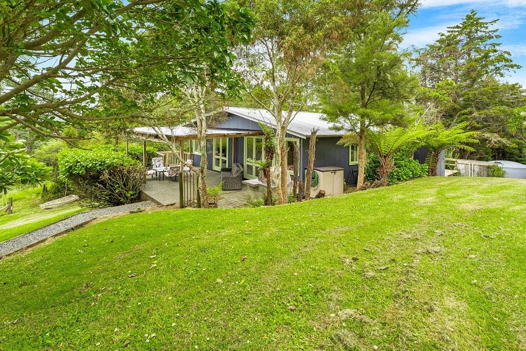 Kaipara Flats 5 Bedroom Lifestyle flexibility, privacy & real potential