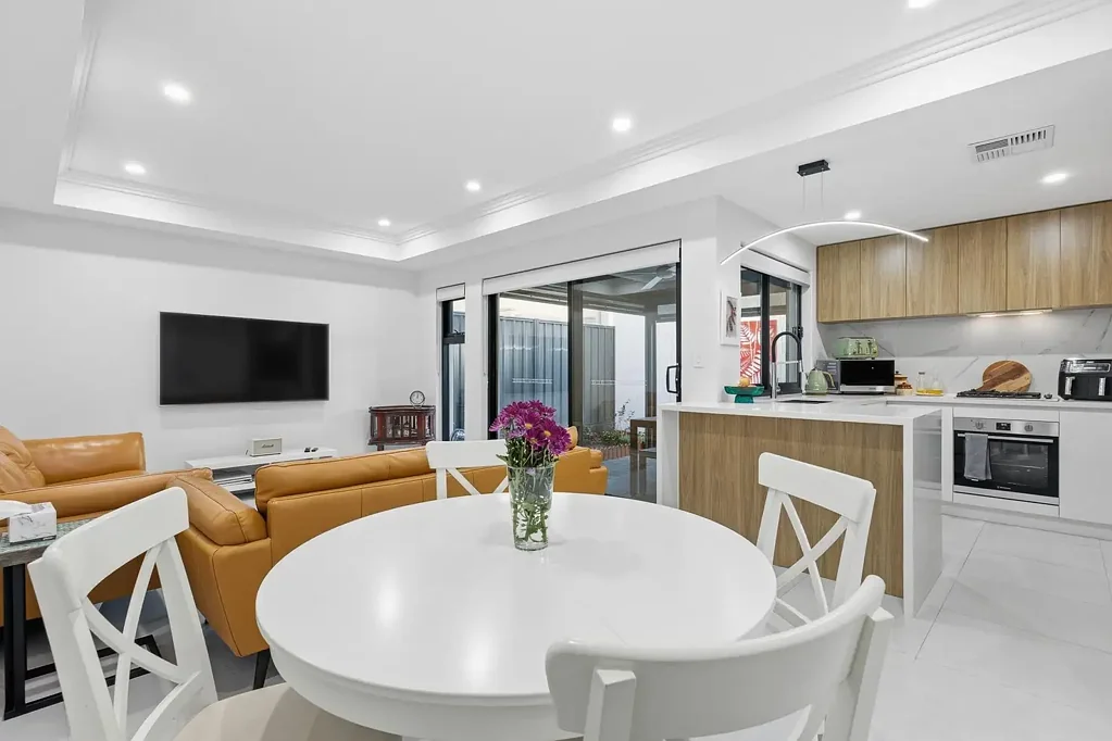 Glendalough 3房  Modern Luxury. Prime Location. Effortless Living.
