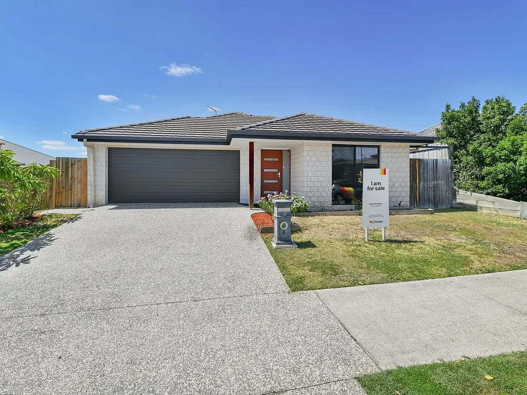 12 Trailblazer Drive, Flagstone, QLD 4280