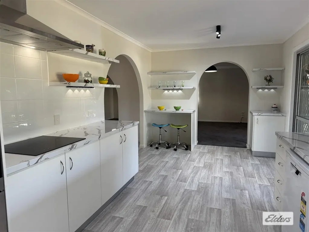 Chinchilla 3Kwarto Stylishly Renovated 3-Bedroom Home with Studio