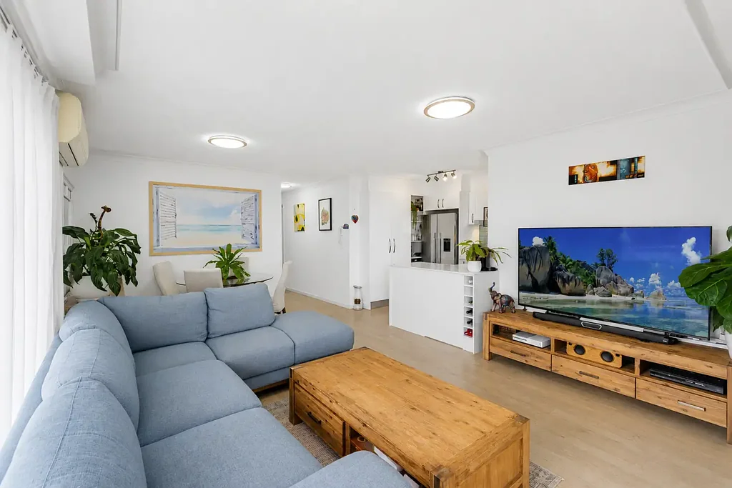 Southport 2 Slaapkamer RENOVATED NORTH-FACING APARTMENT IN A BOUTIQUE COMPLEX
