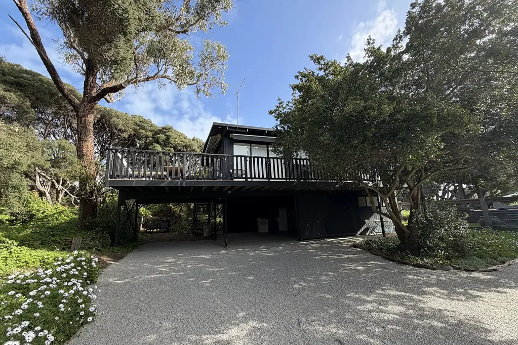 Sorrento 3房 Sorrento 轻松生活，尽享多功能海滨魅力 Relaxed Sorrento Living with a Versatile Coastal Appeal