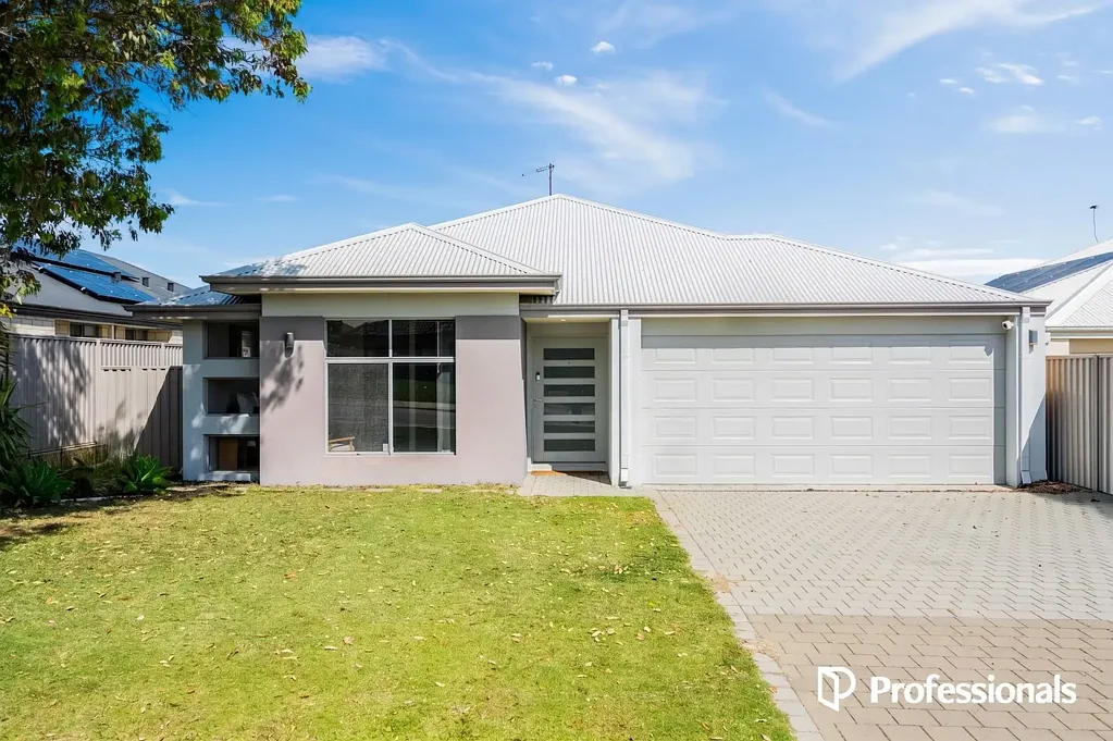 Spacious & Stylish 4 x 2 Family Home in Sinagra