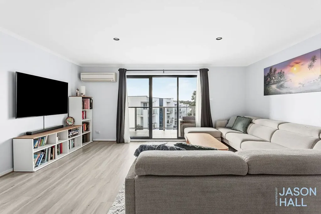 Belconnen 2Kwarto The Brief: Stylish Top-Floor Living in the Heart of Belconnen