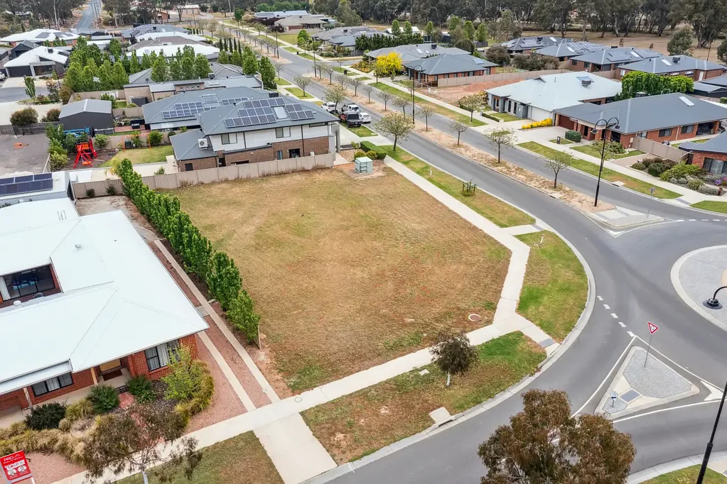 Ascot Prime 971m² Corner Block in Ascot – Ready for Your Dream Home