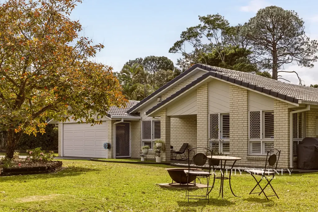 Burpengary 4Zimmer Spacious Family Living with Pool, Shed & Dual Living Potential