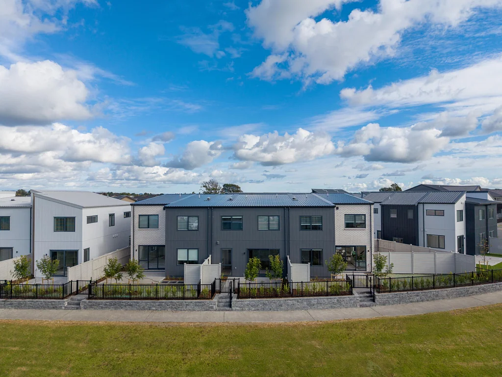 Conifer Grove 3房  Smart Modern Living: 3 Bedrooms + Garage