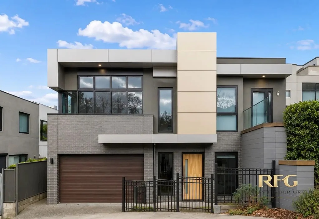 Maribyrnong 4房 The Number One – 奢华生活，尽享Edgewater尊贵地段的无与伦比美景 The Number One – Luxury Living with Unrivalled Views in Prestigious Edgewater