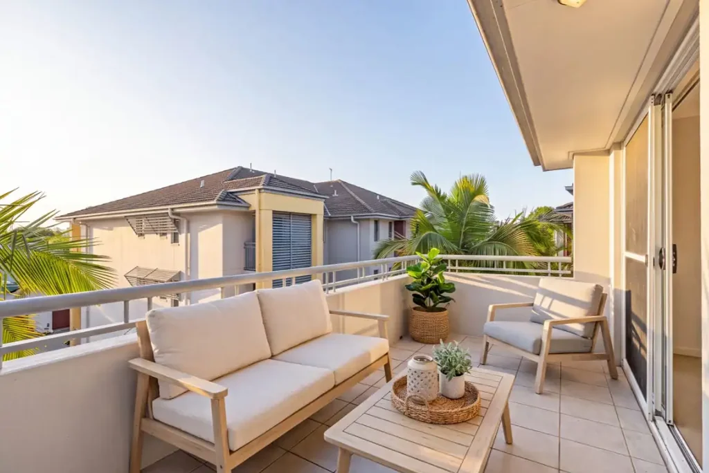 Biggera Waters 2Zimmer Top-Floor Coastal Living Moments from the Broadwater
